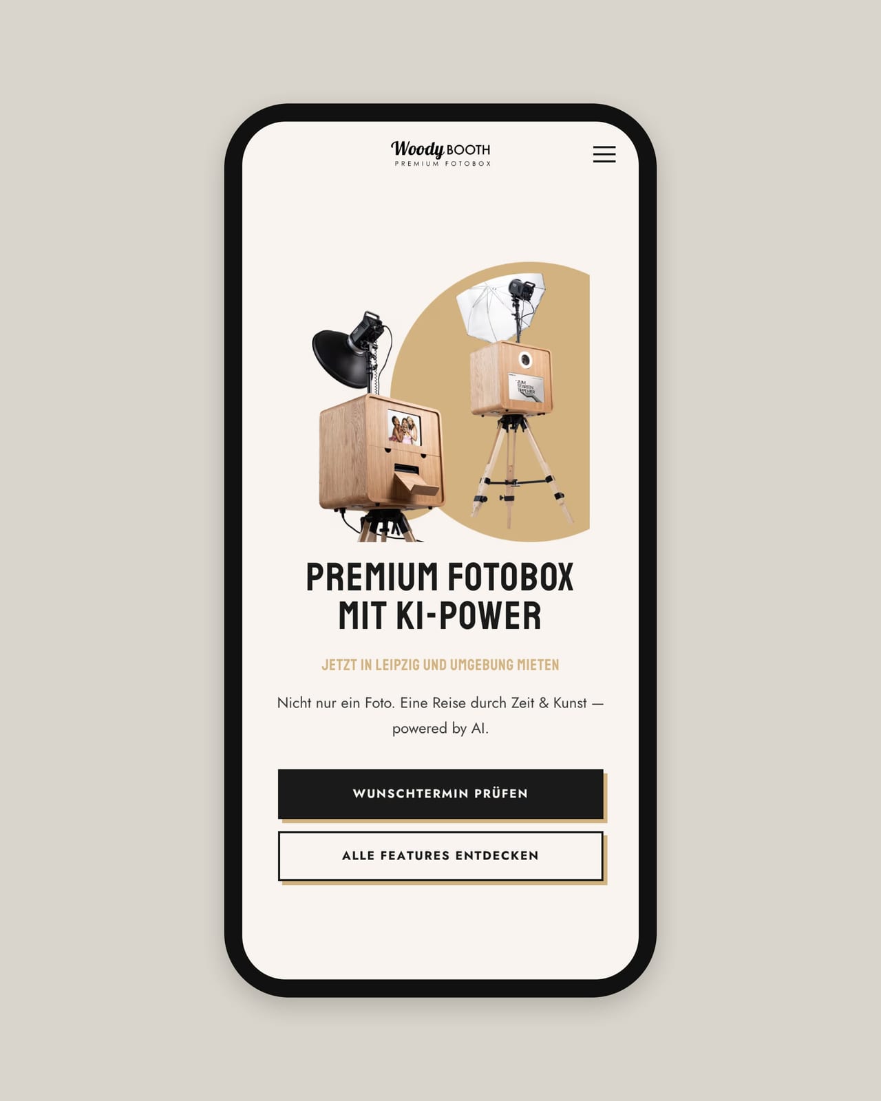 Mobile Ansicht der WoodyBooth-Website auf einem Smartphone